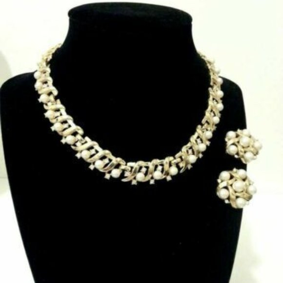 VINTAGE TRIFARI STONYBROOK SET OF NECKLACE EARRINGS PEARL CRYSTALS JEWELRY GOLD - Picture 3 of 10